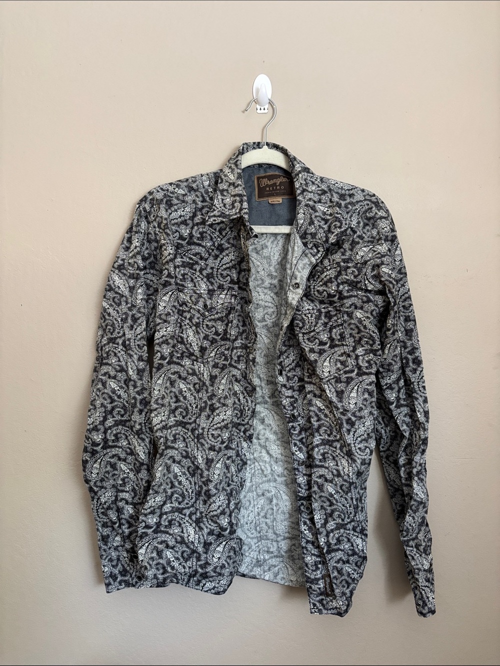 Wrangler Men’s Black & White Paisley Button-Down Shirt size large